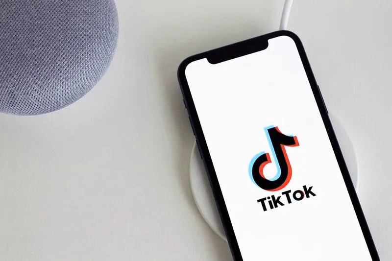 Kiedy TikTok zniknie? Przewidywania i możliwe scenariusze przyszłości aplikacji